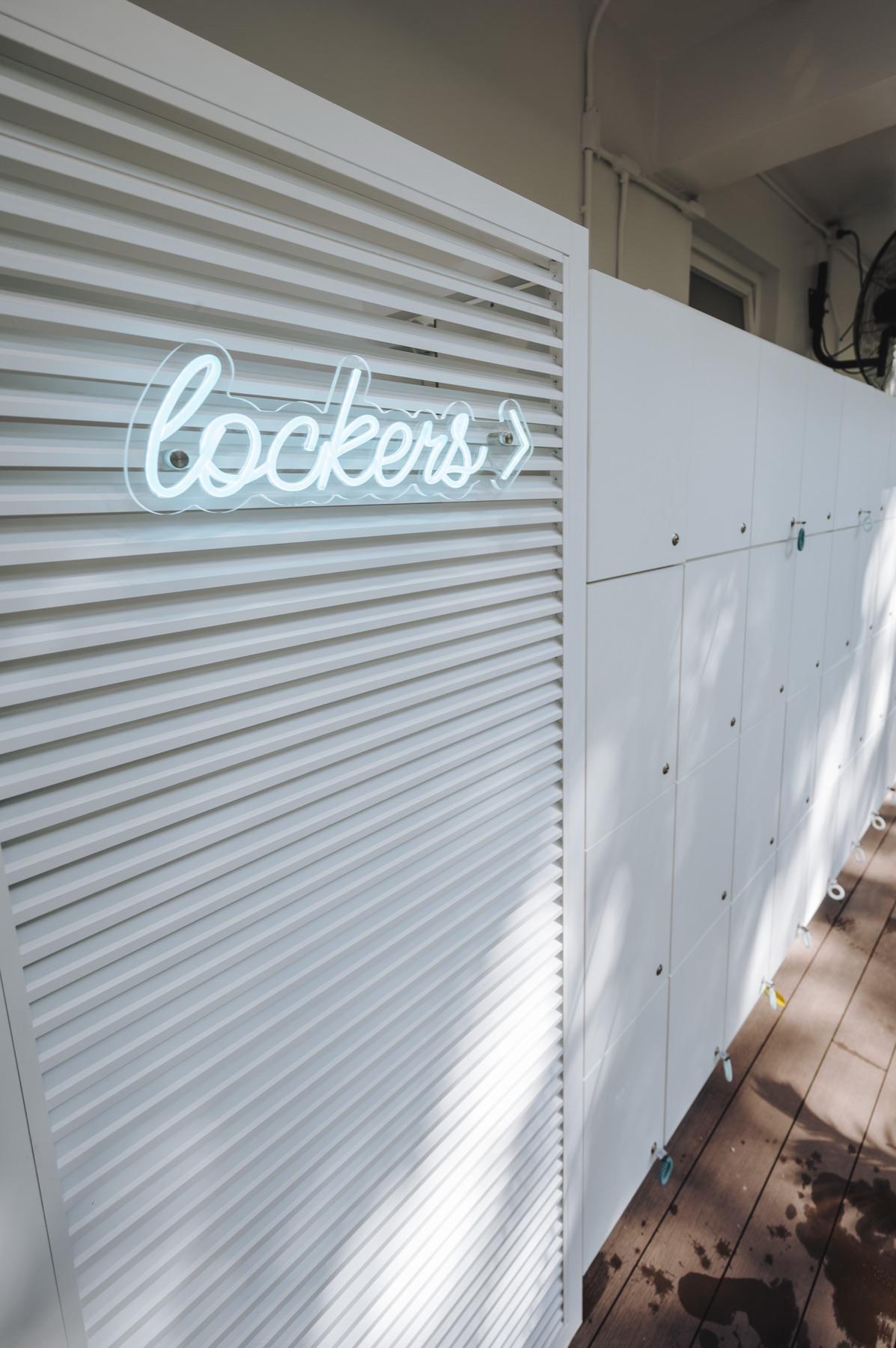 White guest lockers at Dip Ari